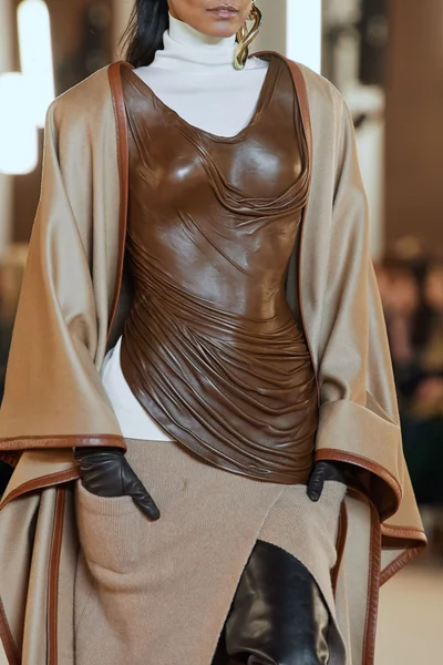 Look 13